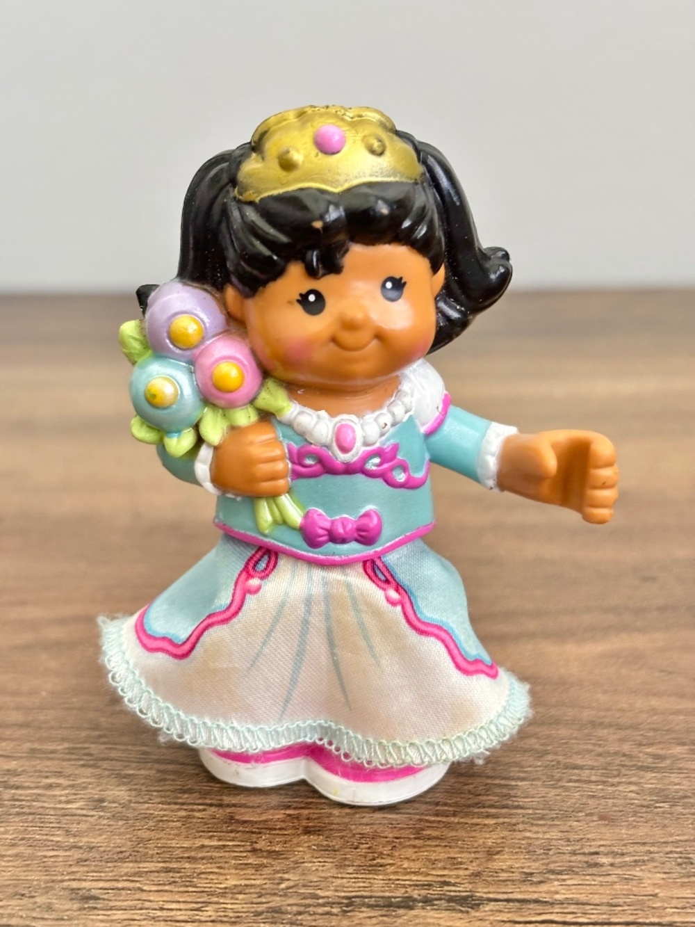 Fisher Price Little People Princess Mia Bouquet Flowers Girl Bendable Figure Toy